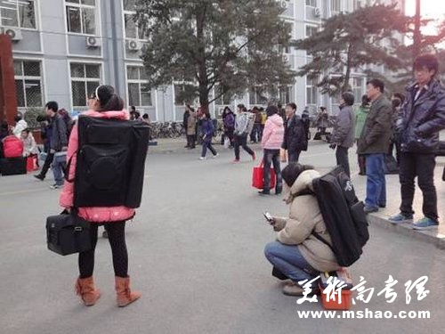 中国人民大学美术考试